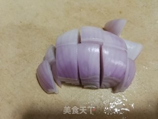 荷兰黄瓜洋葱拌豆腐皮的做法步骤：1