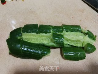 荷兰黄瓜洋葱拌豆腐皮的做法步骤：2