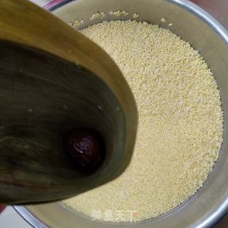 大黄米蜜枣粽子的做法步骤：6