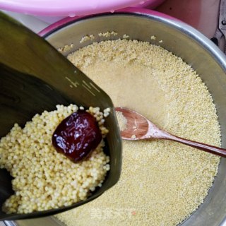大黄米蜜枣粽子的做法步骤：8