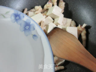 鸡爪烧香锅豆腐的做法步骤：4