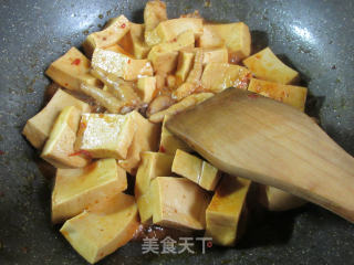 鸡爪烧香锅豆腐的做法步骤：11