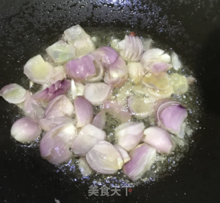 红葱头蒸鸡的做法步骤：3