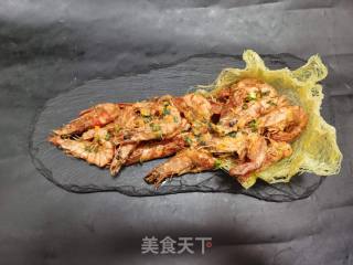 咸蛋黄焗大虾的做法步骤：1