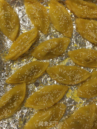 蛋挞皮版芝麻香蕉酥的做法步骤：5