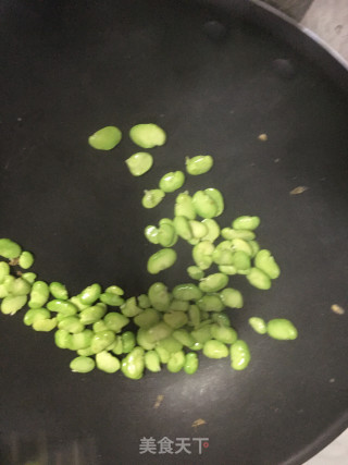 鸡蛋蚕豆炒包菜的做法步骤：3