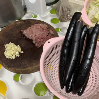 蒸茄子的做法步骤：1
