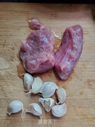 蒜子牛肉粒的做法步骤：1