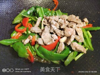 双椒炒牛肉的做法步骤：8