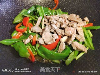 双椒炒牛肉的做法步骤：9