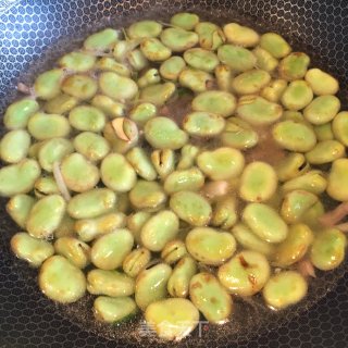 香葱肉丝烧蚕豆的做法步骤：5