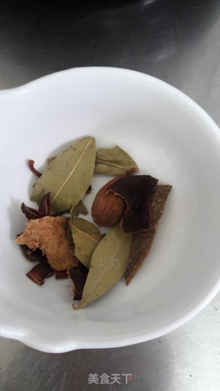 菜干焖肉的做法步骤：9