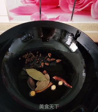 烀肘子的做法步骤：7
