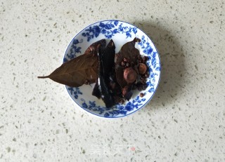 烀肘子的做法步骤：8