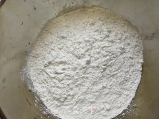韮菜木耳鸡蛋粉条素饺的做法步骤：1