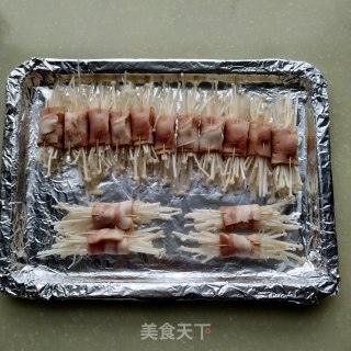 烤培根金针菇的做法步骤：4