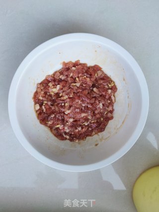 骨汤猪肉韭菜馄饨的做法步骤：2