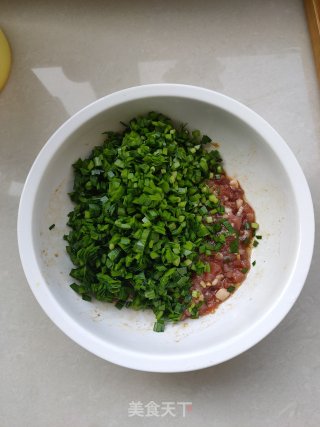 骨汤猪肉韭菜馄饨的做法步骤：5
