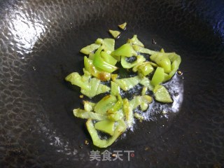尖椒面藕的做法步骤：4