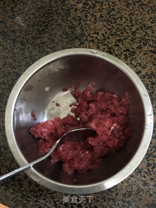 牛肉番茄意面的做法步骤：1
