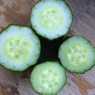 黄瓜花儿朵朵开的做法步骤：2