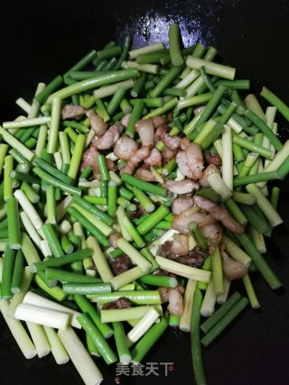 蒜苔炒肉的做法步骤：5