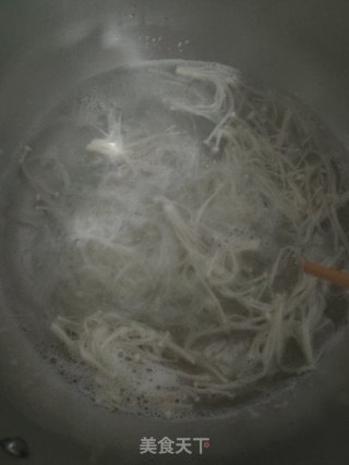 酸辣粉丝的做法步骤：1