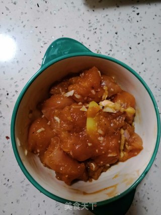 鸡肉盖饭的做法步骤：1