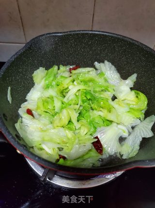 干辣椒蒜片炒西生菜的做法步骤：6