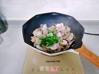 清肝明目的洋葱炒猪肝的做法步骤：8