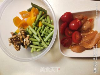 豆角拌鸡胸肉水果沙拉的做法步骤：1