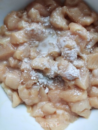 滑炒鸡胸肉的做法步骤：3