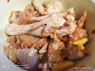洋葱焖土鸡的做法步骤：1