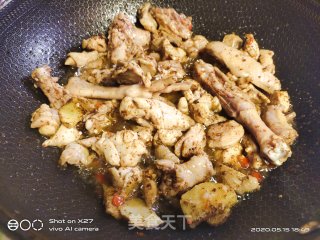 洋葱焖土鸡的做法步骤：4