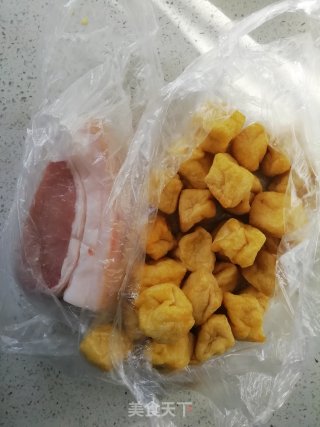 豆腐包烧肉的做法步骤：1