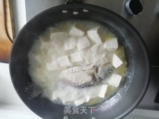 鲫鱼豆腐汤原料的做法步骤：5