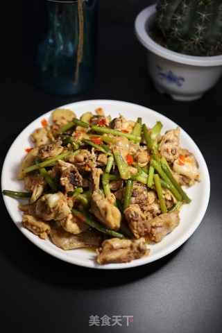 蒜薹烧土鸡的做法步骤：13