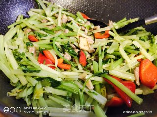 芹菜炒牛肉的做法步骤：7