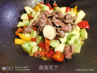 牛肉炒黄瓜的做法步骤：7