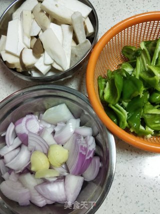 香焖土公鸡的做法步骤：2