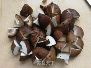 香菇玉米炖鸡腿的做法步骤：13