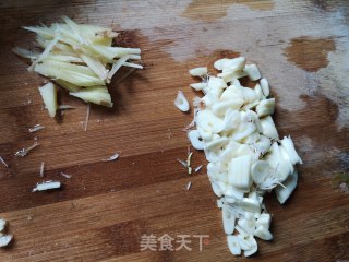 心怡凉拌蒜香苦瓜的做法步骤：1