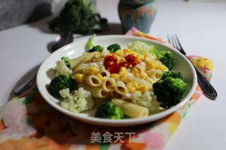 通心意大利粉西蓝花沙拉的做法步骤：1
