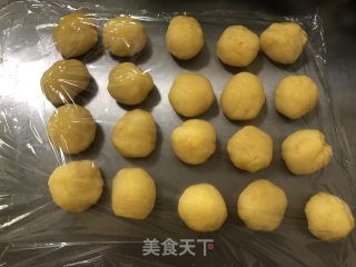 中式奶黄包的做法步骤：4