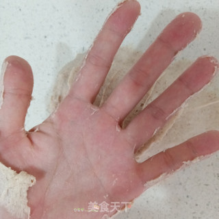 #冷藏发酵#手揉 70%中种超柔软黑全麦吐司的做法步骤：8