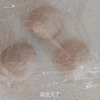 #冷藏发酵#手揉 70%中种超柔软黑全麦吐司的做法步骤：15