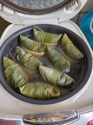 红豆沙碱水粽的做法步骤：6