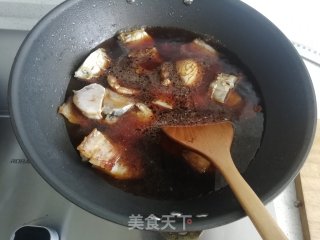 五花肉烧咸鱼的做法步骤：4