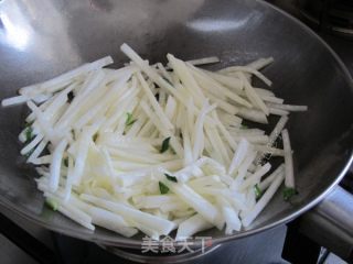 酸爽萝卜粉丝的做法步骤：4