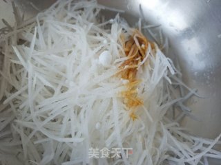 糖醋萝卜丝的做法步骤：3